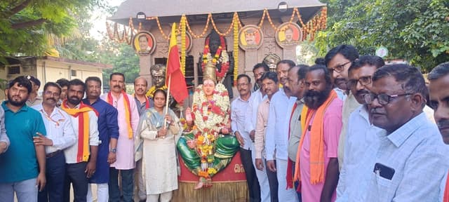 87 ನೇ ಅಖಿಲ ಭಾರತ ಕನ್ನಡ ಸಾಹಿತ್ಯ ಸಮ್ಮೇಳನ : ಕನ್ನಡ ಜ್ಯೋತಿ ಕೆ ರಥಕ್ಕೆ ಹರಪನಹಳ್ಳಿ ವಿವಿಧ ಪ್ರಗತಿಪರ ಸಂಘಟನೆಗಳಿಂದ ಅದ್ದೂರಿ ಸ್ವಾಗತ
