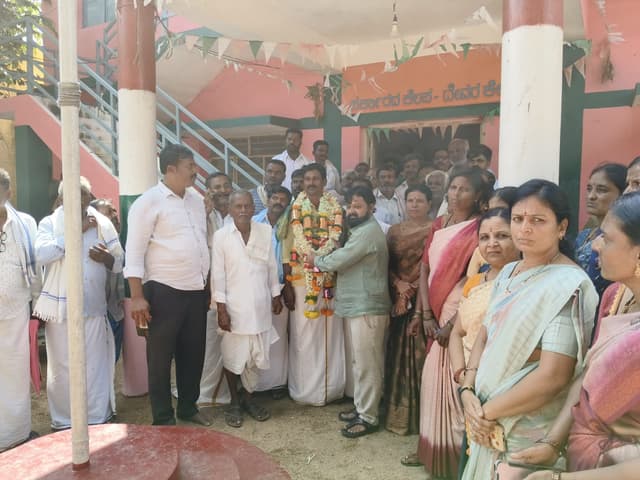 ಹೊಳಲು  ಗ್ರಾಮ ಪಂಚಾಯತಿಯ  ಅಧ್ಯಕ್ಷರಾಗಿ ಚನ್ನಬಸಪ್ಪ ಗುಡುಗುರೂ ಆಯ್ಕೆ