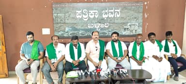 ತುಂಗಭದ್ರ ಜಲಾಶಯದ ಹೂಳು ತೆರವಿಗೆ ರೈತರ ಸಾಂಕೇತಿಕ ಅಭಿಯಾನ