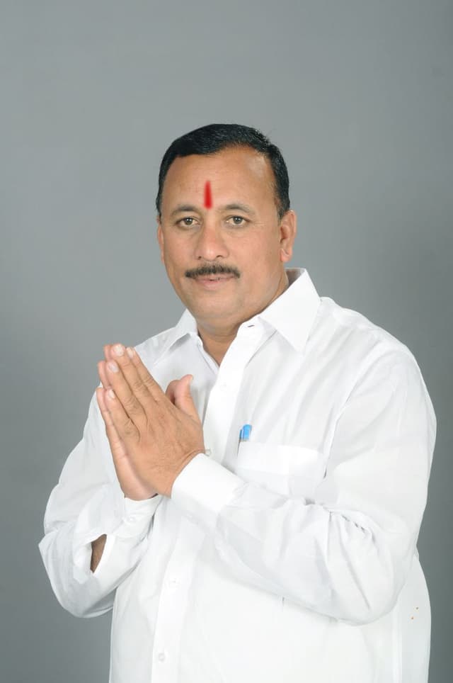 ಡಿಸಿಸಿ ಬ್ಯಾಂಕ್ ಆಡಳಿತ ಮಂಡಳಿಗೆ ಅಧಿಕಾರೇತರ ಸದಸ್ಯರಾಗಿ ಸುರೇಶ ನೇಮಕ