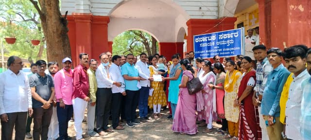 ಅನುಮಾನಾಸ್ಪದ ಸಾವನ್ನು ಸೂಕ್ತ ತನಿಖೆ ಮಾಡಿ, ಮೃತರ ಕುಟುಂಬಕ್ಕೆ ನ್ಯಾಯ ಒದಗಿಸಿಕೊಡಬೇಕು ಸರ್ಕಾರಿ ನೌಕರರ ಸಂಘ ಒತ್ತಾಯ