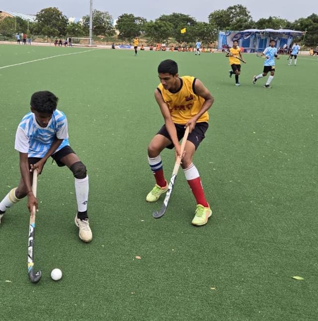 ಹಾಕಿ ಫೈನಲ್ ಪಂದ್ಯದಲ್ಲಿ ಹಾಕಿ ಬೆಂಗಳೂರು 2-1 ಗೋಲುಗಳು ಸಾಧಿಸಿ ಫೈನಲ್ ಕಪ್ಪನ್ನು ವಶಪಡಿಸಿಕೊಂಡಿದೆ