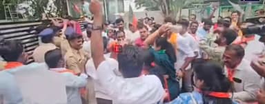 ಕಾಂಗ್ರೆಸ್ ಕಚೇರಿ ಮೇಲೆ ದಾಂದಲೆ: ಬಿಜೆಪಿ ವಿರುದ್ಧ ದೂರು- ಎಂಎಲ್ಸಿ ಹೇಮಲತಾ ನಾಯಕ ಸೇರಿ ೧೬ ಜನರ ಮೇಲೆ ಎಫ್ಐಆರ್
