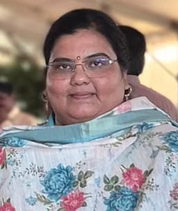 ಹಿಟ್ನಾಳ್ ಗೆ ಕೈತಪ್ಪಿದ ಸಚಿವ ಸ್ಥಾನ: ಮಹಿಳಾ ಕಾಂಗ್ರೆಸ್ ಅಧ್ಯಕ್ಷೆ ಜ್ಯೋತಿ ಗೊಂಡಬಾಳ ರಾಜೀನಾಮೆ- ಕೆಲವು ಕಾಂಗ್ರೆಸ್ ಪದಾಧಿಕಾರಿಗಳು ರಾಜೀನಾಮೆ