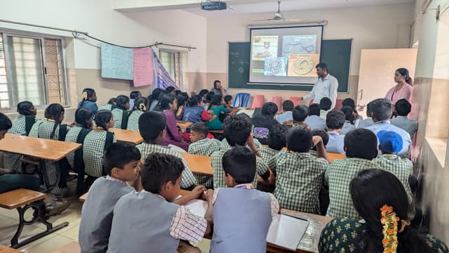 ಹಾವುಗಳ ಬಗ್ಗೆ ಜಾಗೃತಿ ಕರ್ಯಕ್ರಮ*