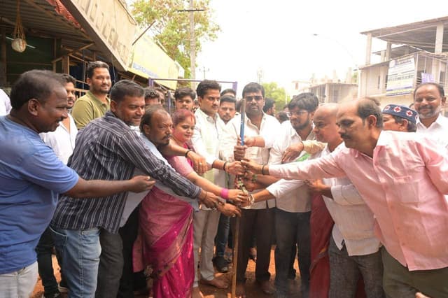 ಎಪಿಎಂಸಿ ಸರ್ಕಲ್ನಿಂದ ಡಿವೈಎಸ್ಪಿ ಕಚೇರಿವರೆಗೆ ರಸ್ತೆ ಅಭಿವೃದ್ಧಿಗೆ ಚಾಲನೆ