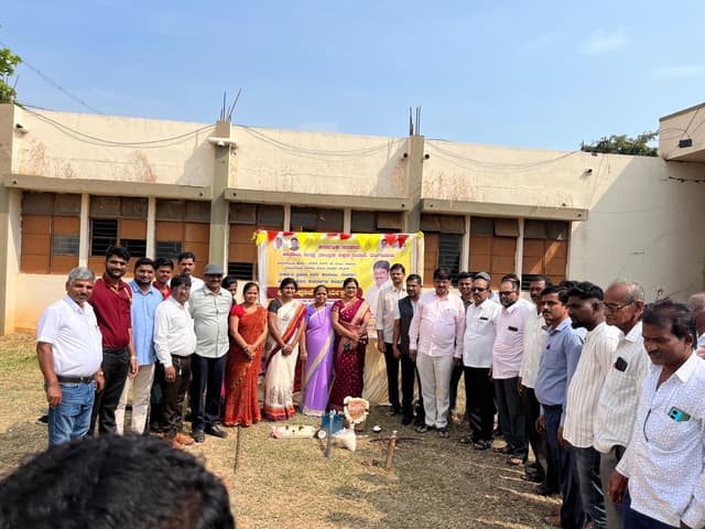 ಕಿತ್ತೂರು ಶಾಸಕ ಬಾಬಾಸಾಹೇಬ ಪಾಟೀಲರಿಂದ ಸರಕಾರಿ ಪ್ರಥಮ ದರ್ಜೆ ಮಹಾವಿದ್ಯಾಲಯದಲ್ಲಿ ಹೆಚ್ಚುವರಿ ಹೊಸ ಕೊಠಡಿಗಳ ಕಾಮಗಾರಿಗೆ ಭೂಮಿ ಪೂಜೆ