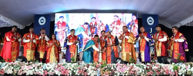 ಬರೀ ಪದವಿ ಸಾಲದು, ಪ್ರಾಯೋಗಿಕ ಕೌಶಲ್ಯ ಬೆಳೆಸಿಕೊಂಡು ಸ್ವಾವಲಂಬಿಗಳಾಗಿ: ಯುವ ಇಂಜಿನಿಯರ್ಗಳಿಗೆ ಪತ್ರಕರ್ತ ಅಜಿತ್ ಹನಮಕ್ಕನವರ ಕರೆ