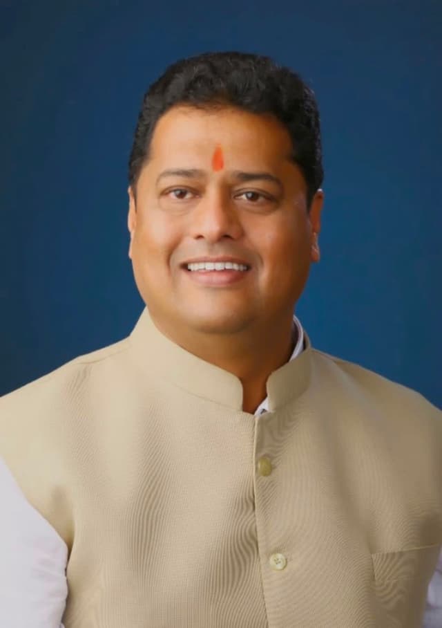 ರಾಜಕೀಯ ಪ್ರಚೋದನೆಗೆ ವಿದ್ಯಾರ್ಥಿಗಳು ಬಲಿಯಾಗಬೇಡಿ: ಬಿಜೆಪಿ ಮುಖಂಡ ಕಿರಣ ಜಾಧವ್*